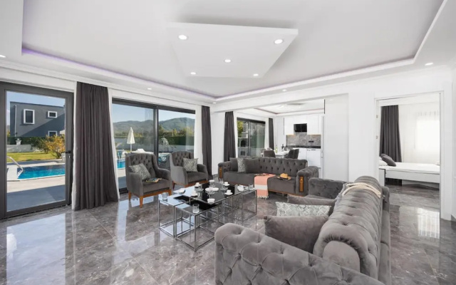 Villa Grand Yasar 4 With 4 Bedrooms and 4 Bathrooms