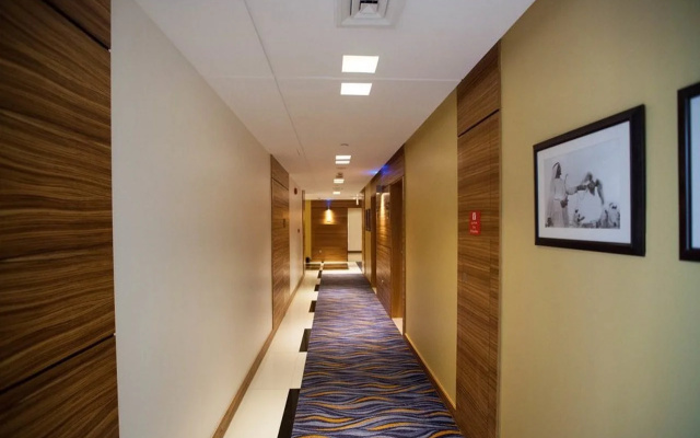 Отель Four Points by Sheraton Bur Dubai