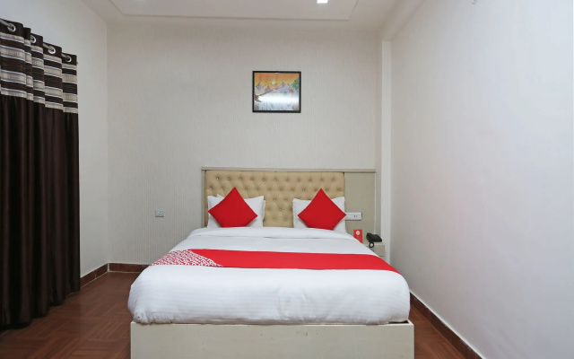OYO 10536 Hotel Raj Rani