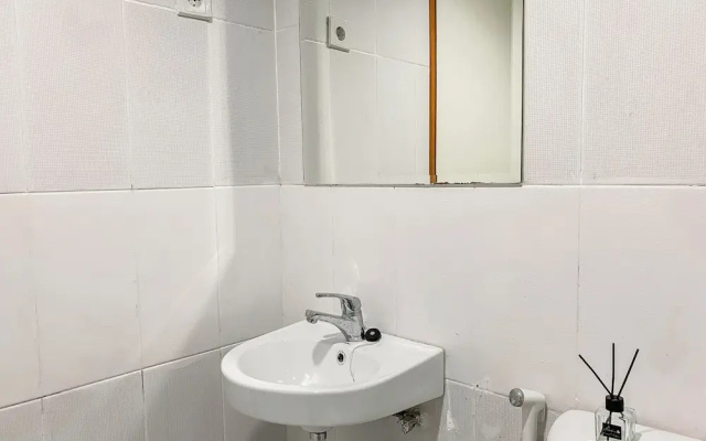 Relaxing And Homey 2Br Cinere Bellevue Suites Apartment