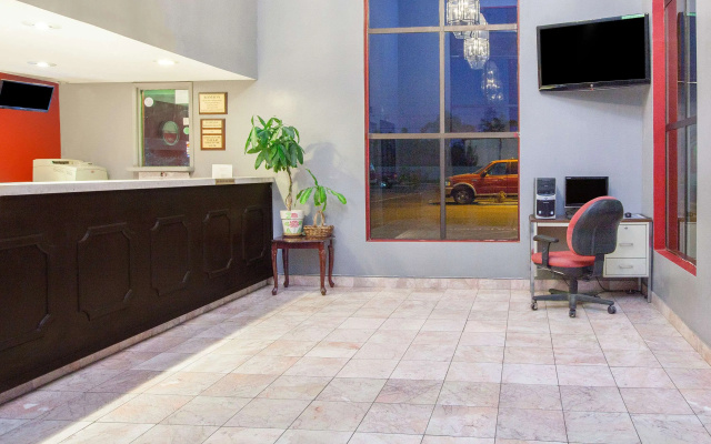 Americas Best Value Inn & Suites Bakersfield Central