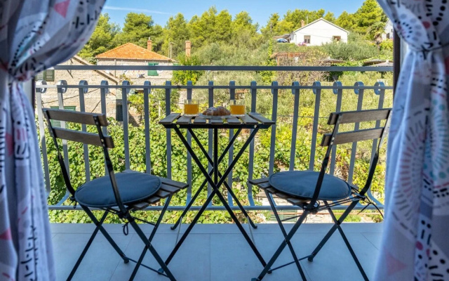 Stunning Apartment in Milna With 1 Bedrooms and Wifi