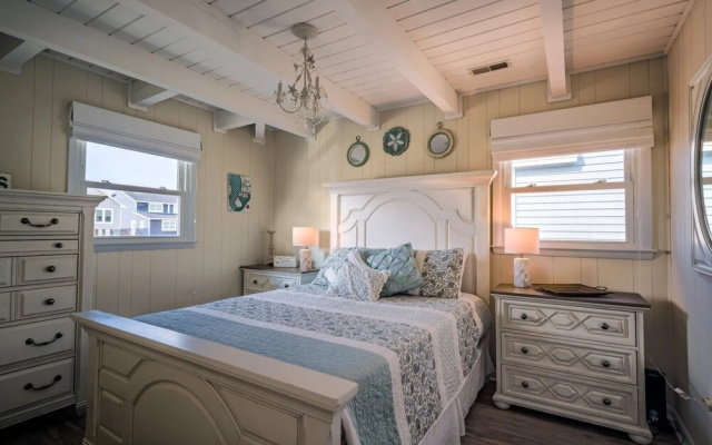 Palmetto Paradise 3 Bedroom Home by RedAwning