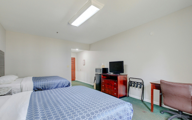 Plantation Inn & Suites Near Locust Grove I 75