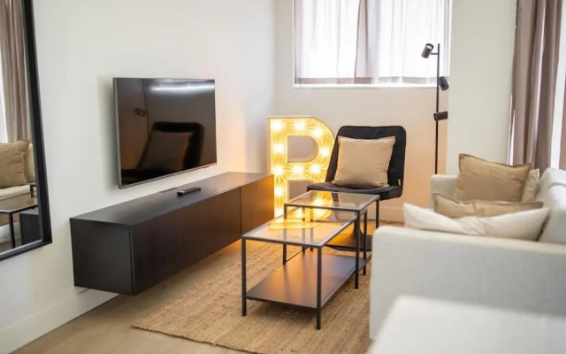 Brilliant 1 Bedroom Serviced Apartment 52m2 -NB304B-
