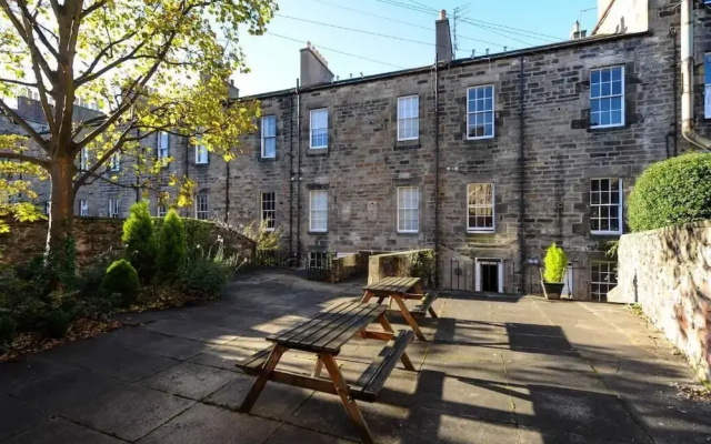 Destination Edinburgh Apartments- Southside Apartments
