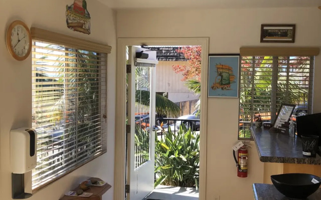 Moonlight Beach Motel