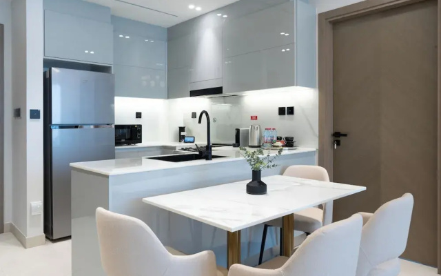 Trendy 2 Bed in Binghatti Canal
