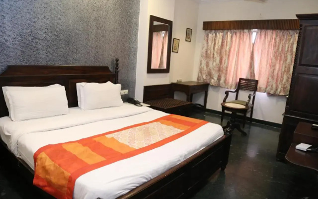H n M The Boutique Hotel