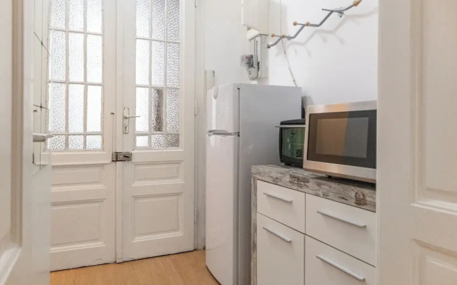 Affordable 1BR Flat for 5 Near Belvedere