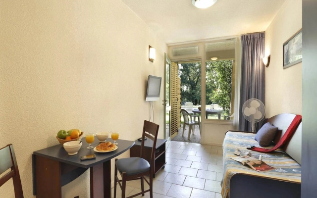 2-person Studio Near Pont D'arc