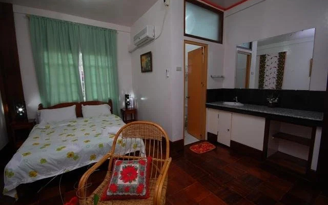 Villa Leonora Beach Resort