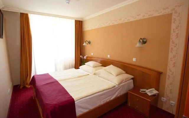 Flamingó Wellness Hotel