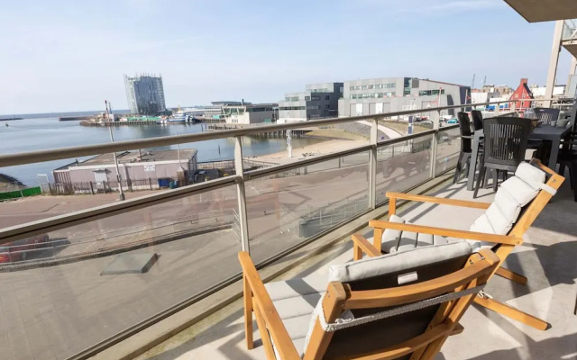 Sea-view Apartment in Den Haag near Beach