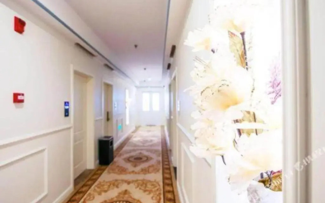 D6 Hotel Huayang Branch