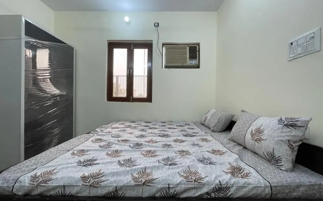 Roomshala 125 Hotel Maharaja