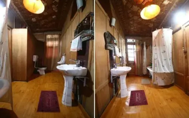 Houseboat Nairobi by OYO Rooms
