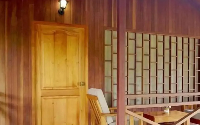 Wakaya Ecolodge