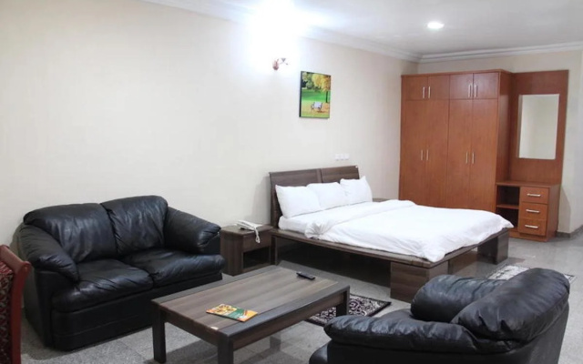 Reverton Hotel