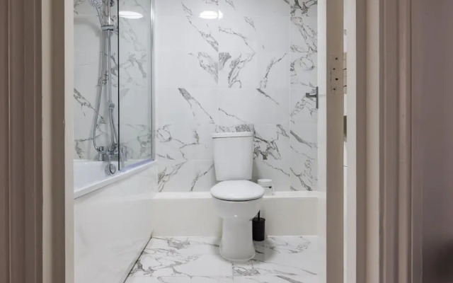 Stylish 2 Bedroom Apartment - Shepherd s Bush