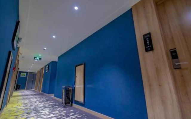 Nature Wake Spring Hotel (Shuyang Cangzhou Wenfeng Park Branch)