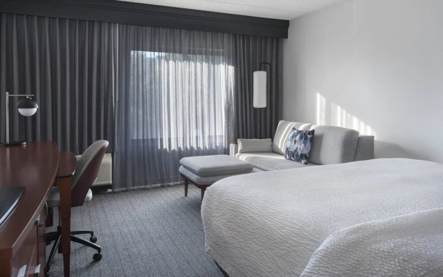 Courtyard Norwalk