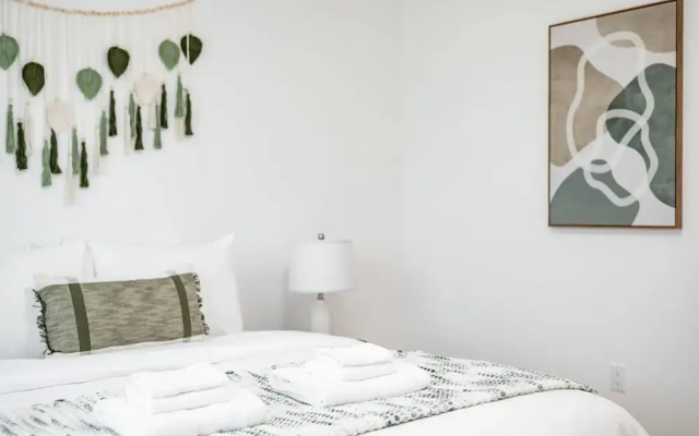 Alhambra new Modern House 30plus Days Welcome