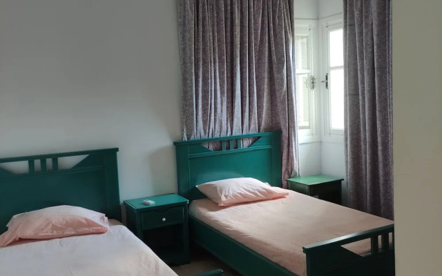 Yasmina Apartment in the Heart of the Tourist Area