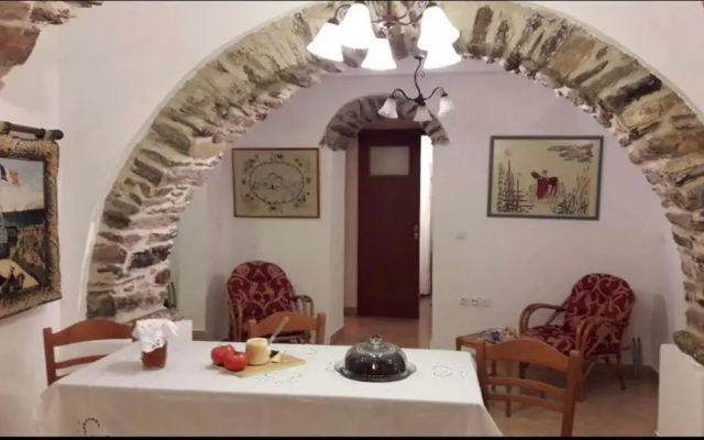 Traditional House in Koronos