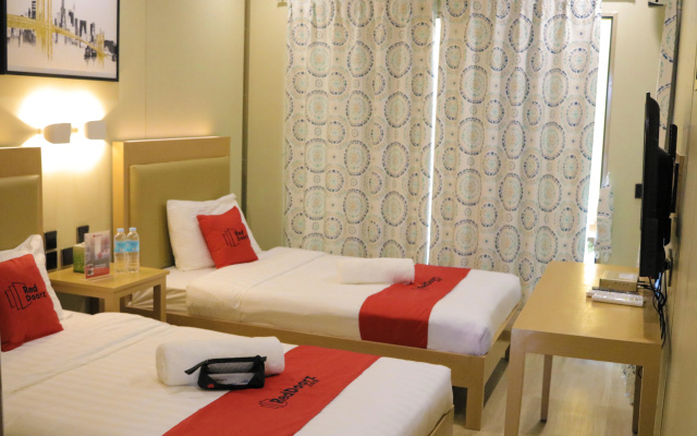 RedDoorz Plus @ AS Fortuna Cebu