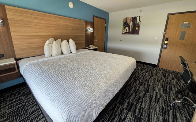 Baymont Inn & Suites Jacksonville