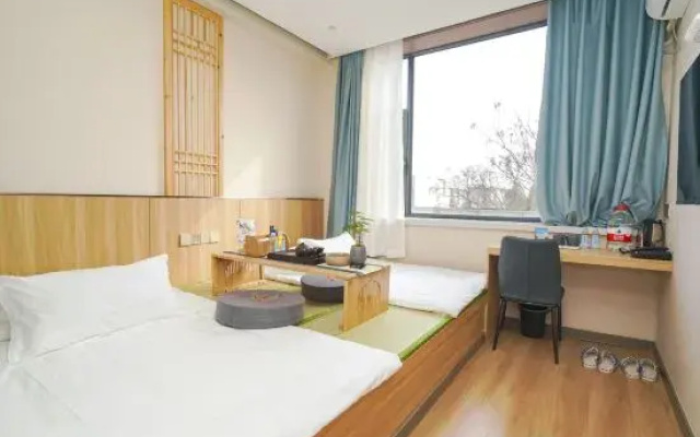 Rest bounded Hotel