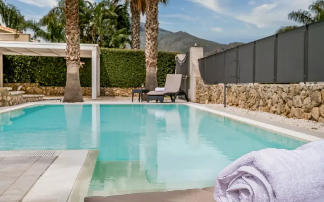 Villa Jacqueline con Piscina Privata 8 Posti Letto