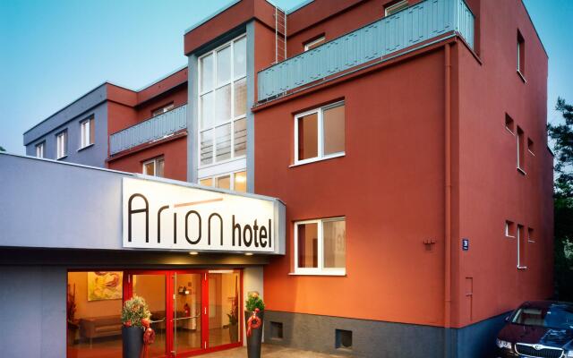 Отель Arion Airport Hotel Австрия, Швехат - 4 отзыва об отеле, цены и фото номеров - забронировать отель Arion Airport Hotel онлайн вид на фасад