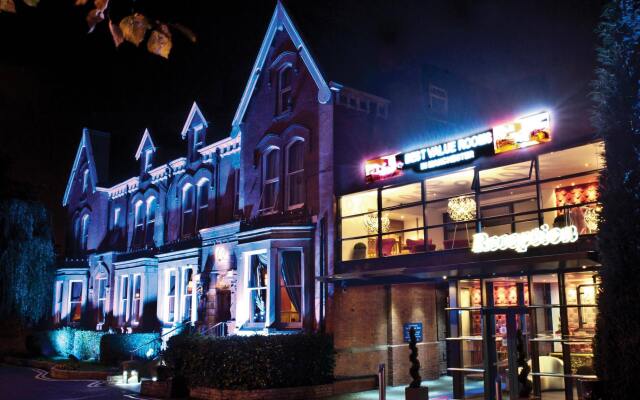 Отель Hallmark Inn Manchester South вид на фасад