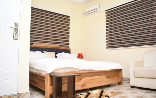 Senalli Hotel
