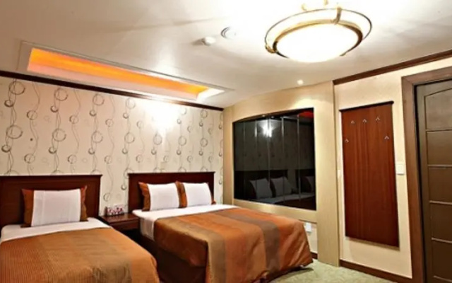 Donghae Eastern Tourist Hotel
