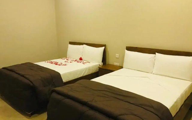 Holiday Beach Club Hotel