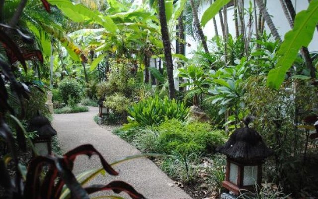 Bay Village Tropical Retreat & Apartments 0