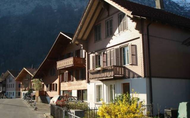 Haus Am See In Darligen Switzerland From 513 Photos Reviews