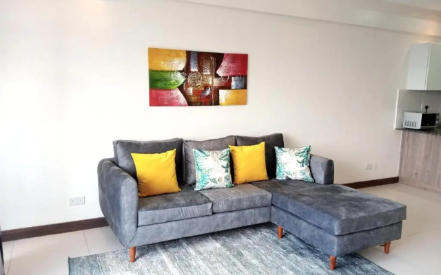 Modern Living 1 BR - Gym & Pool - Near YAYA