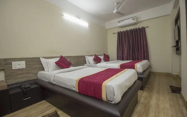 OYO 25007 Hotel Royal Garden