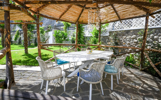Amore Rentals - Villa del Mare