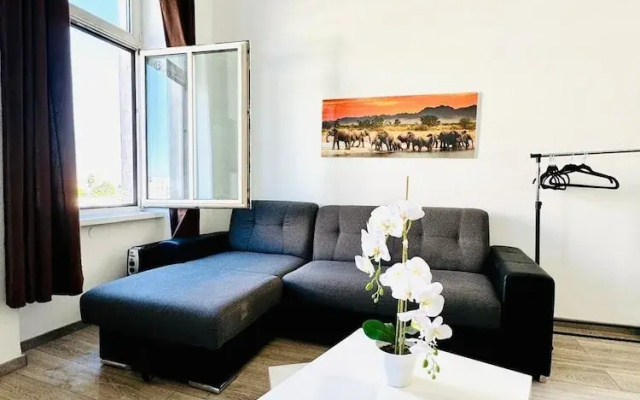 Cozy Studio Apartment Near FAC Platz
