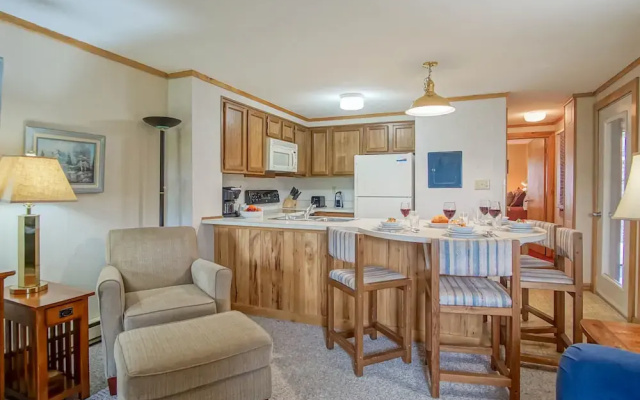 Powderidge 60: Slope Side, Fireplace, Spacious Deck