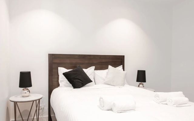 Melbourne Central Apartment