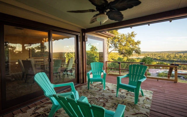 111 Wimberley - 6 Bedroom Home