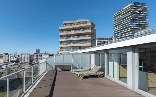Central Flat With Sunny Terrace