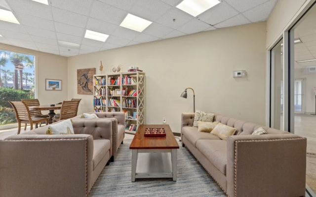 The Crescent 213 - Three Bedroom Condo