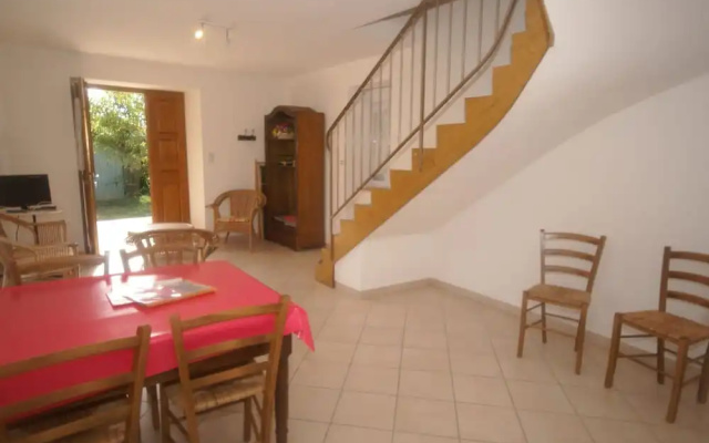 Cozy Holiday Home in Uzer with Swimming Pool